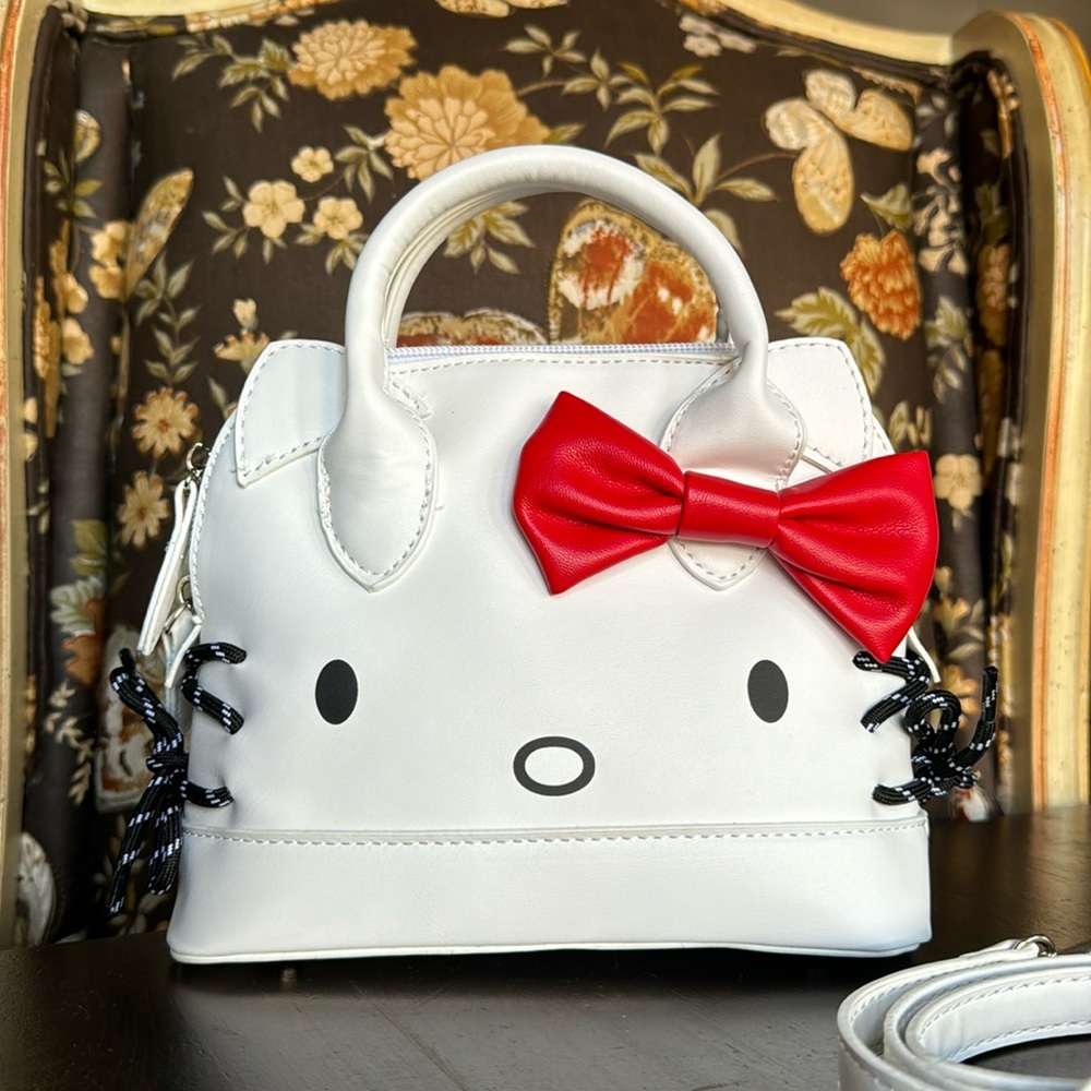 Hello Kitty Sanrio Red Bow White Cute Side Lace Purse Hand Bag / Crossbody Bag